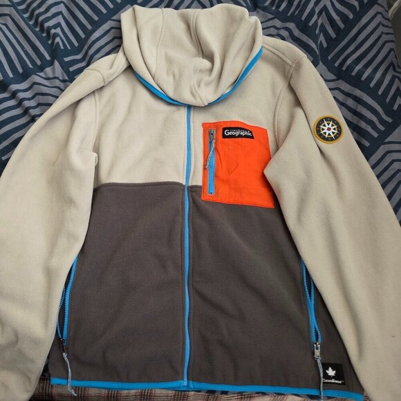 Canadian Geographic hoodie size M - Picture 1 of 3